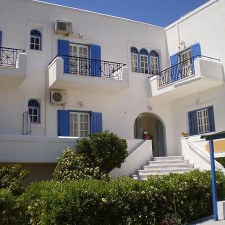 ホテル Barbara II Agia Marina  エクステリア 写真