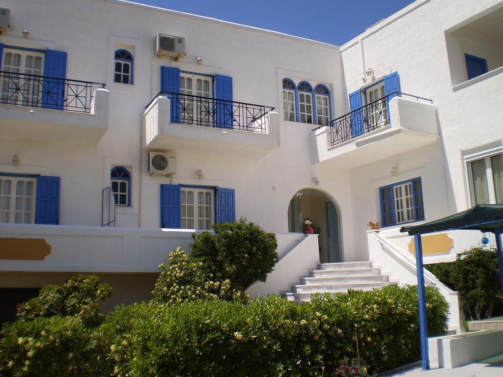 ホテル Barbara II Agia Marina  エクステリア 写真