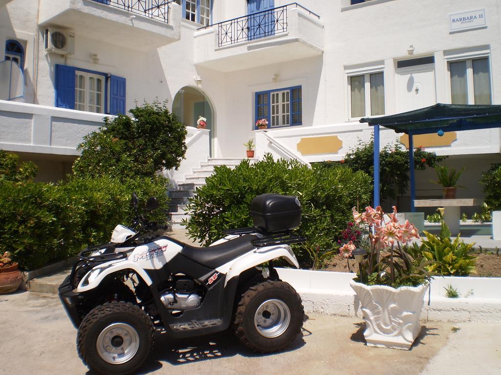 ホテル Barbara II Agia Marina  エクステリア 写真
