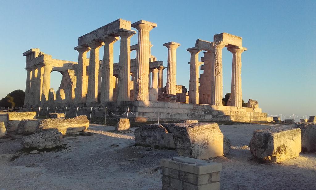 ホテル Barbara II Agia Marina  エクステリア 写真