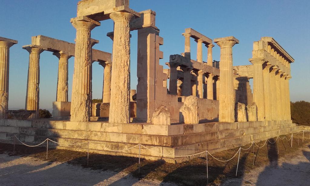 ホテル Barbara II Agia Marina  エクステリア 写真